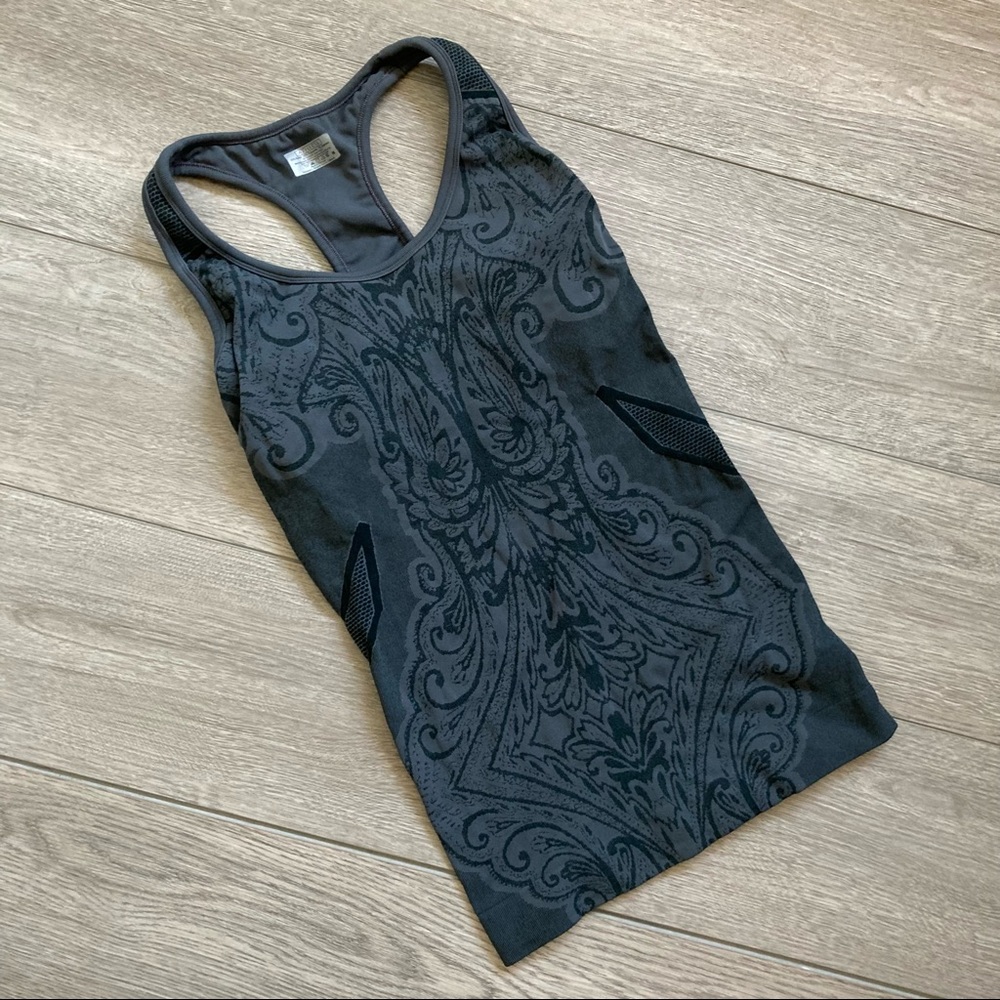Athleta medium top
